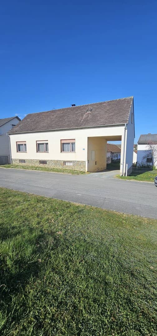 Leistbarer Streckhof in ruhiger sonnigen Lage mit vielen Möglichkeiten!