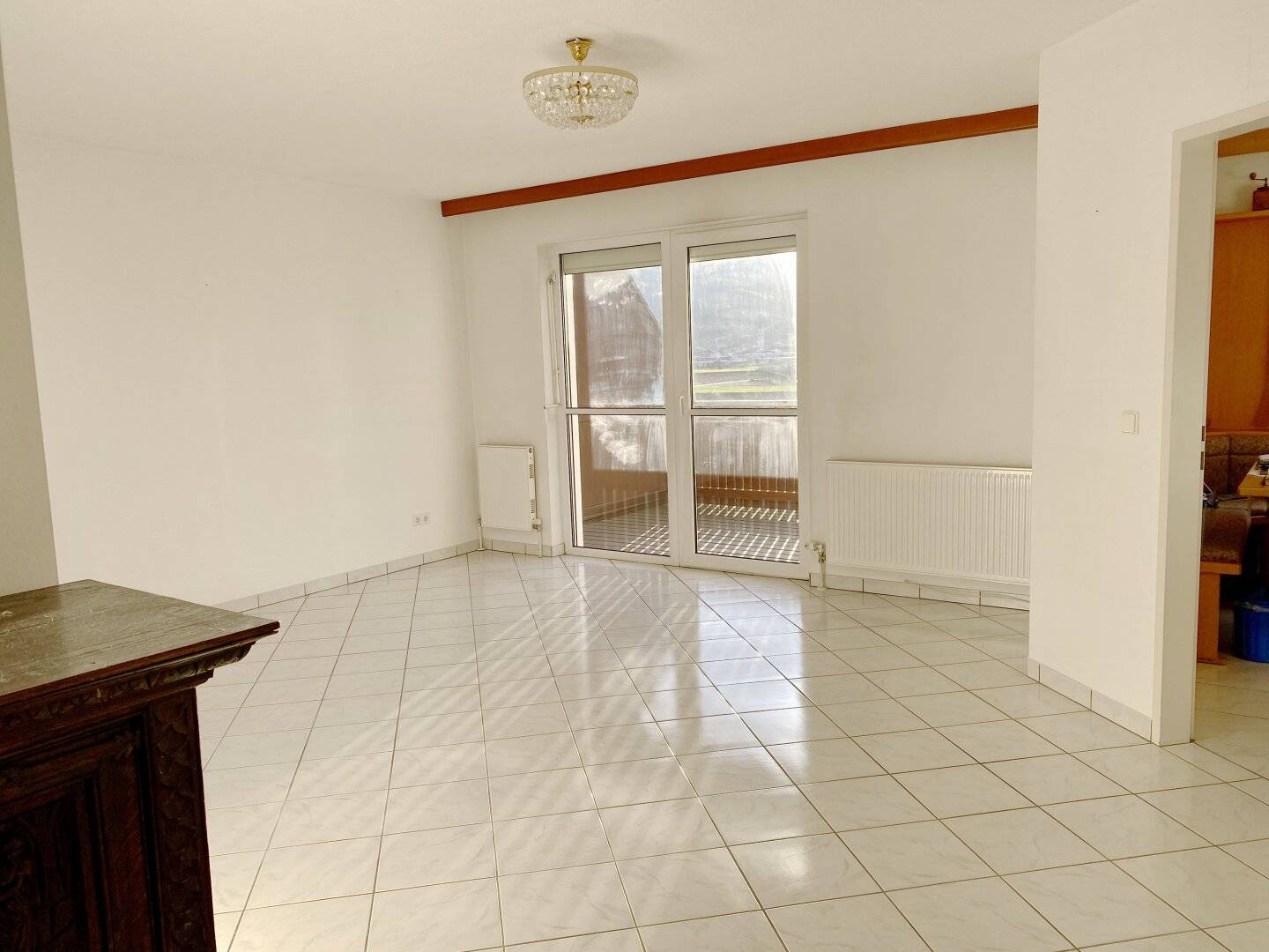 Living in Wattens, 3 rooms and kitchen, balcony including 2 underground parking spaces","de":"Wohnen in Wattens – 3 Zimmer+Küche, Balkon | incl. 2 TG-Stellplätze"