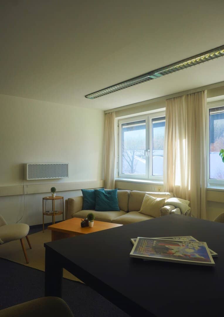 Zirl: Bright ground floor office in a good location 50 m²