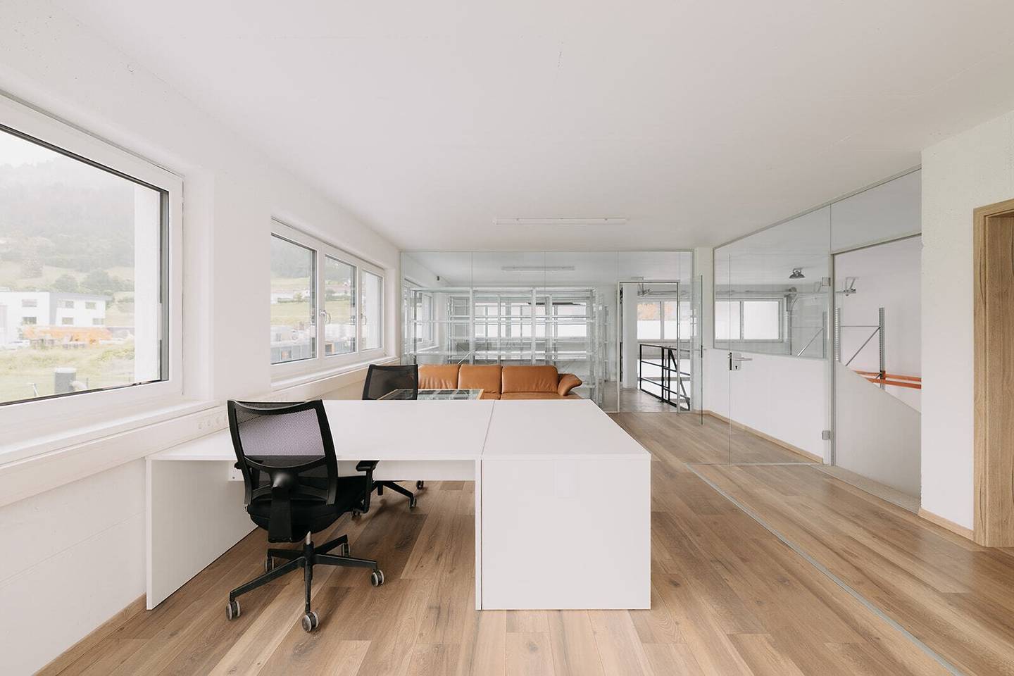 Modern commercial hall with office, storage and top equipment in Schwaz for rent in Schwaz? Wait we must keep proper phrasing.