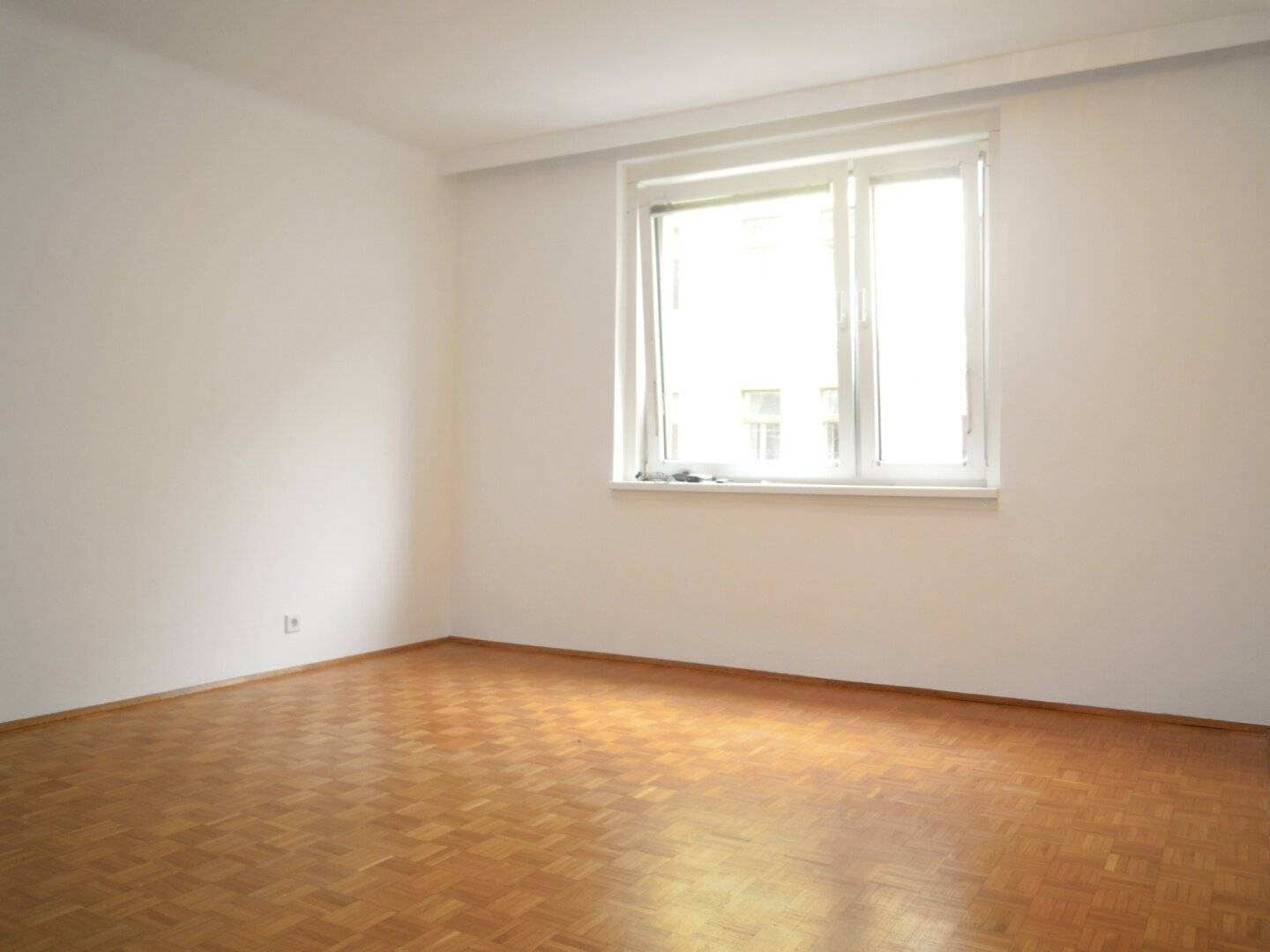 Modern two room apartment in 1050 Vienna your new home or its profitable investment spanning 62.15 m²