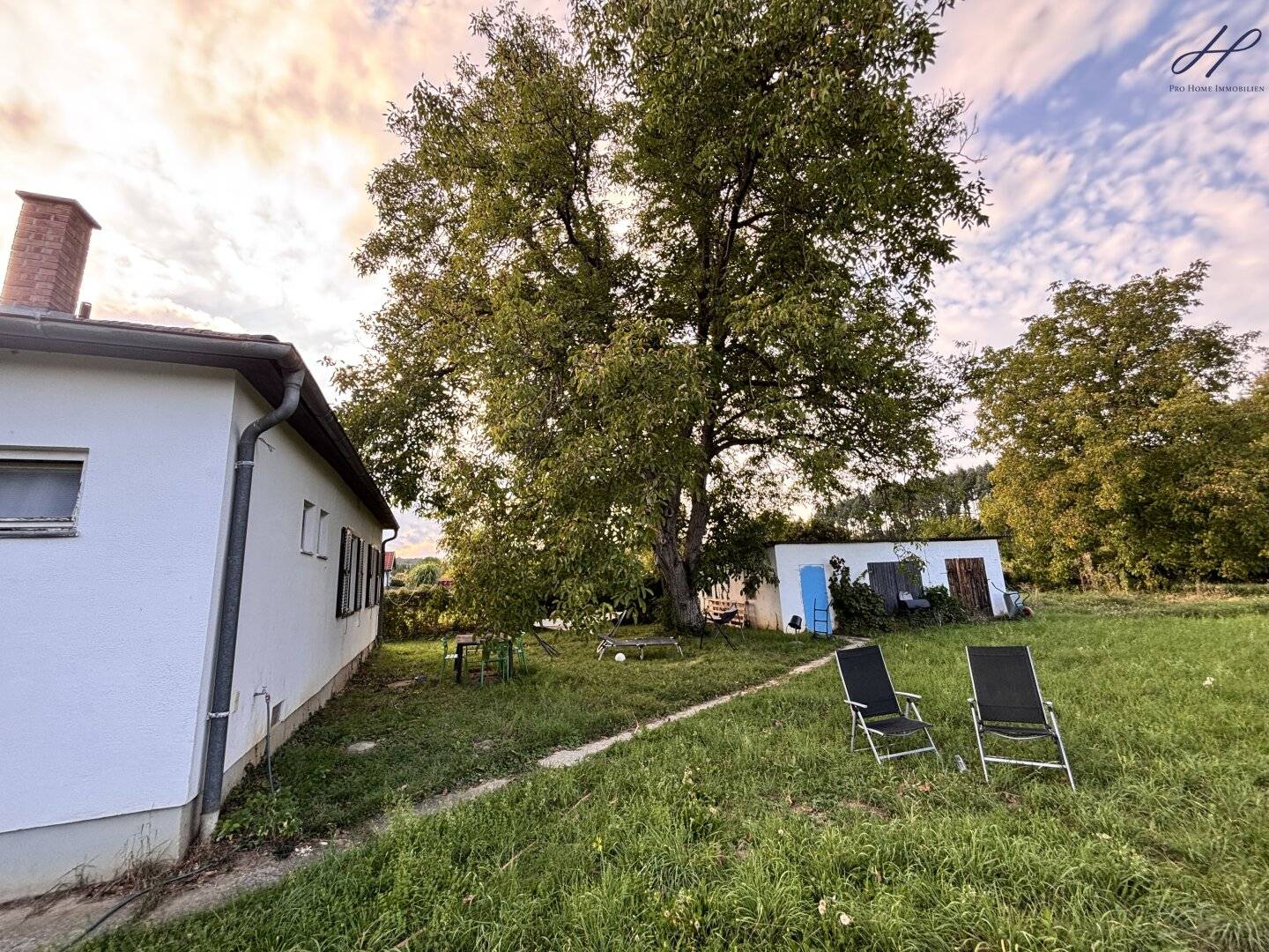 gemütlicher Bungalow auf imposanten Grundstück