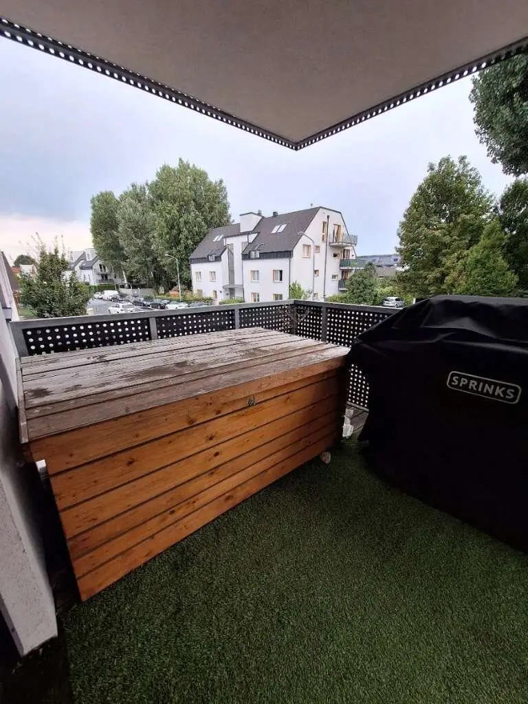 Very well maintained apartment in the 22nd district with large balconies available