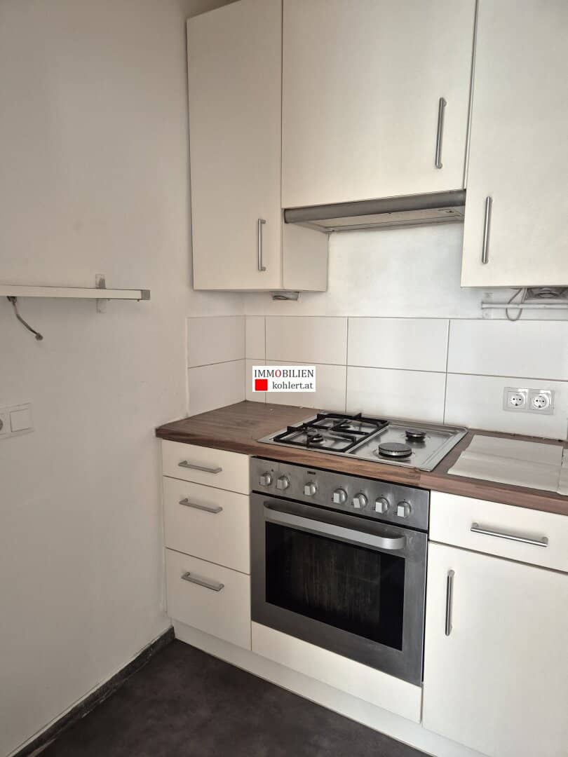 Courtyard-facing 2-room apartment with all ancillary rooms