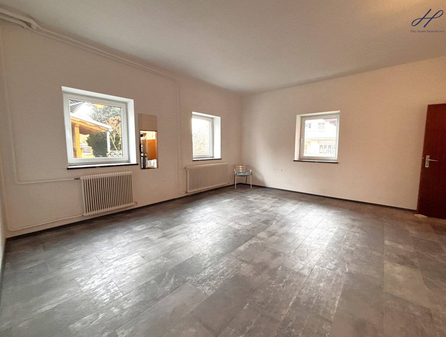 Commercial premises in a good location in the spa town Bad Schönau for rent