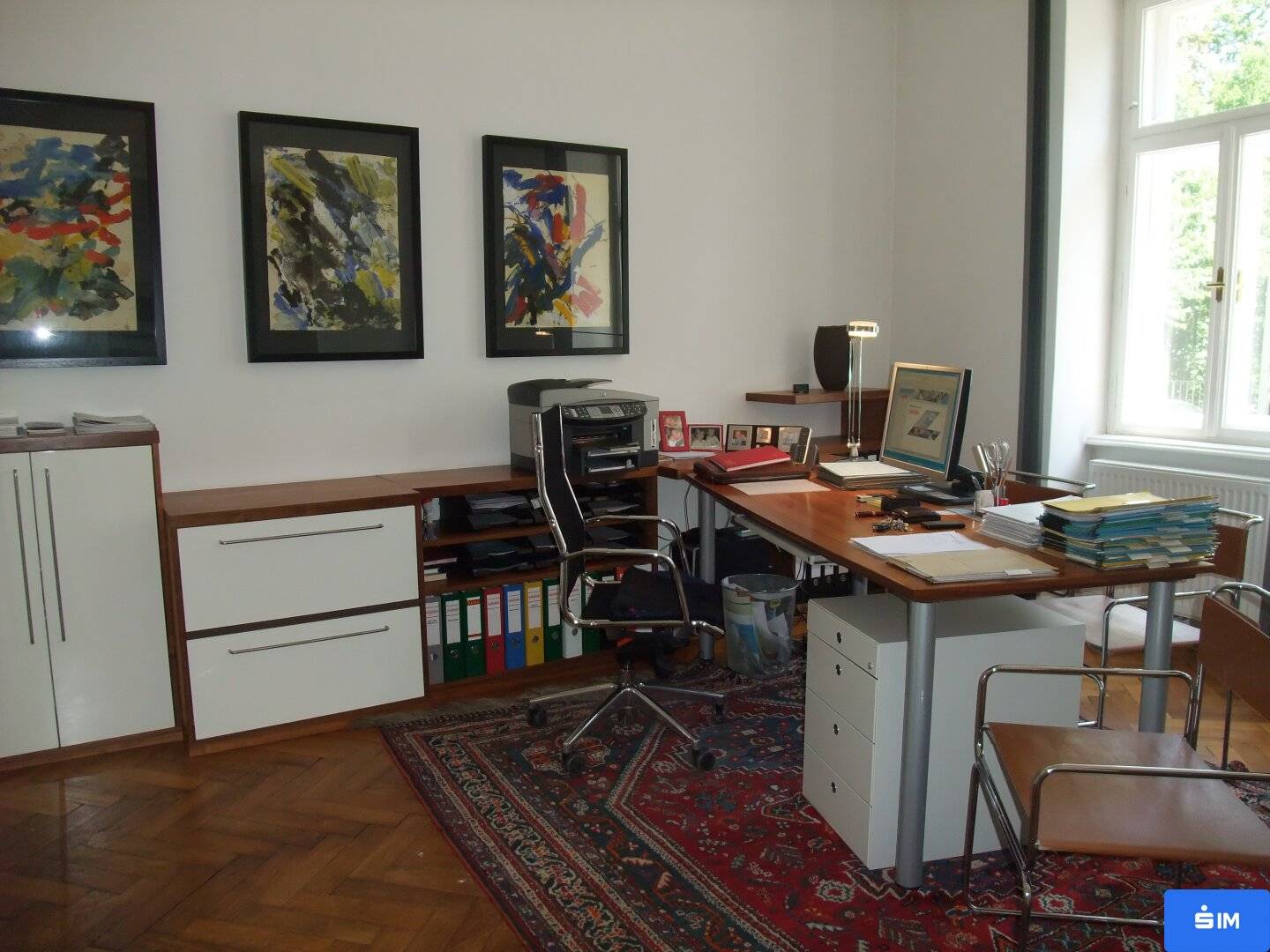 Attractive office or practice space in a central location