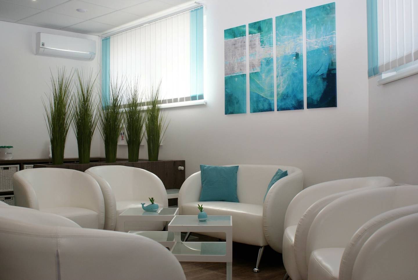 Private medical practice and therapy center in Gerasdorf near Vienna with central location U1 access by bus in 8 minutes","de":"Ordinations und Therapiezentrum in Gerasdorf bei Wien zentrale Lage U1 Anbindung mit dem Bus in 8 Minuten"},