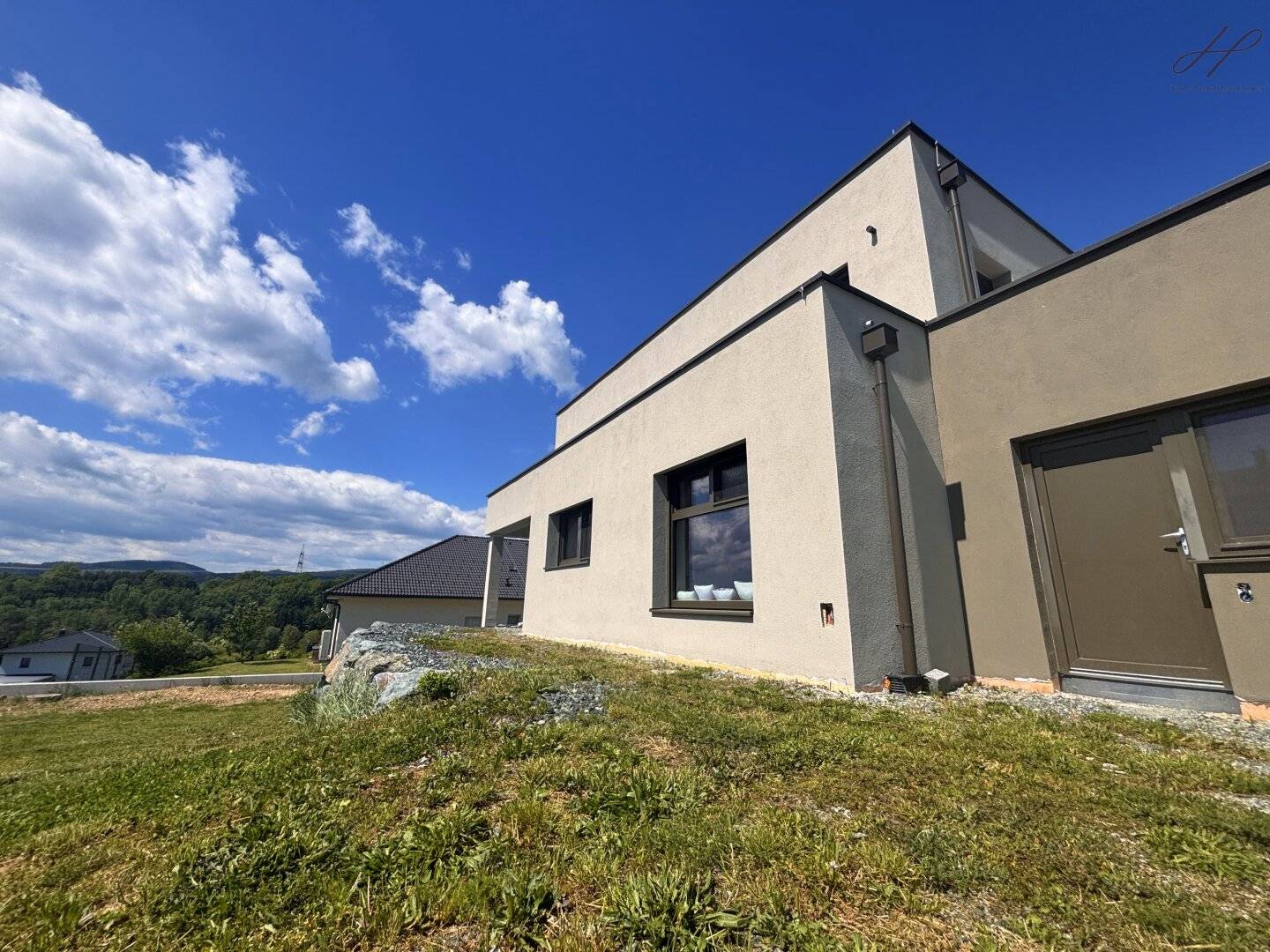 Exklusives Einfamilienhaus in sonniger Hanglage