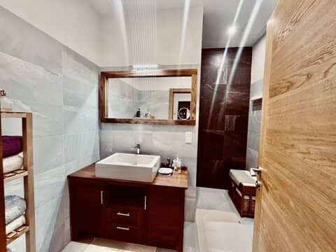 Modern three room apartment, fully renovated, 69 m², second floor, 1050 Vienna, € 395,000