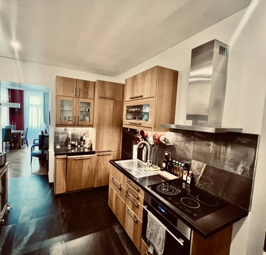 Modern three room apartment, fully renovated, 69 m², second floor, 1050 Vienna, € 395,000