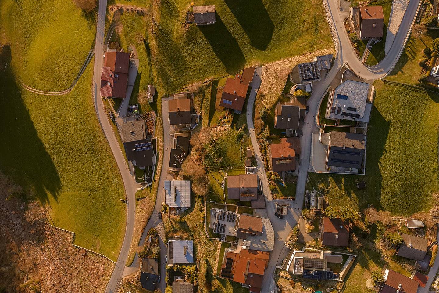 Baugrundstück am Weerberg – Ruhe, Natur und Lebensqualität