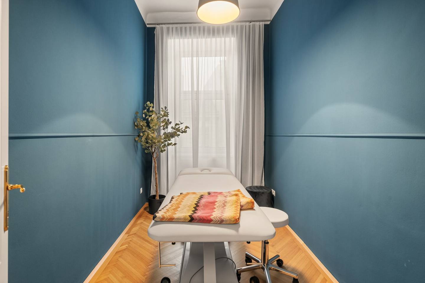 Massage room available for rent from 1 day per week, 7 days a week
