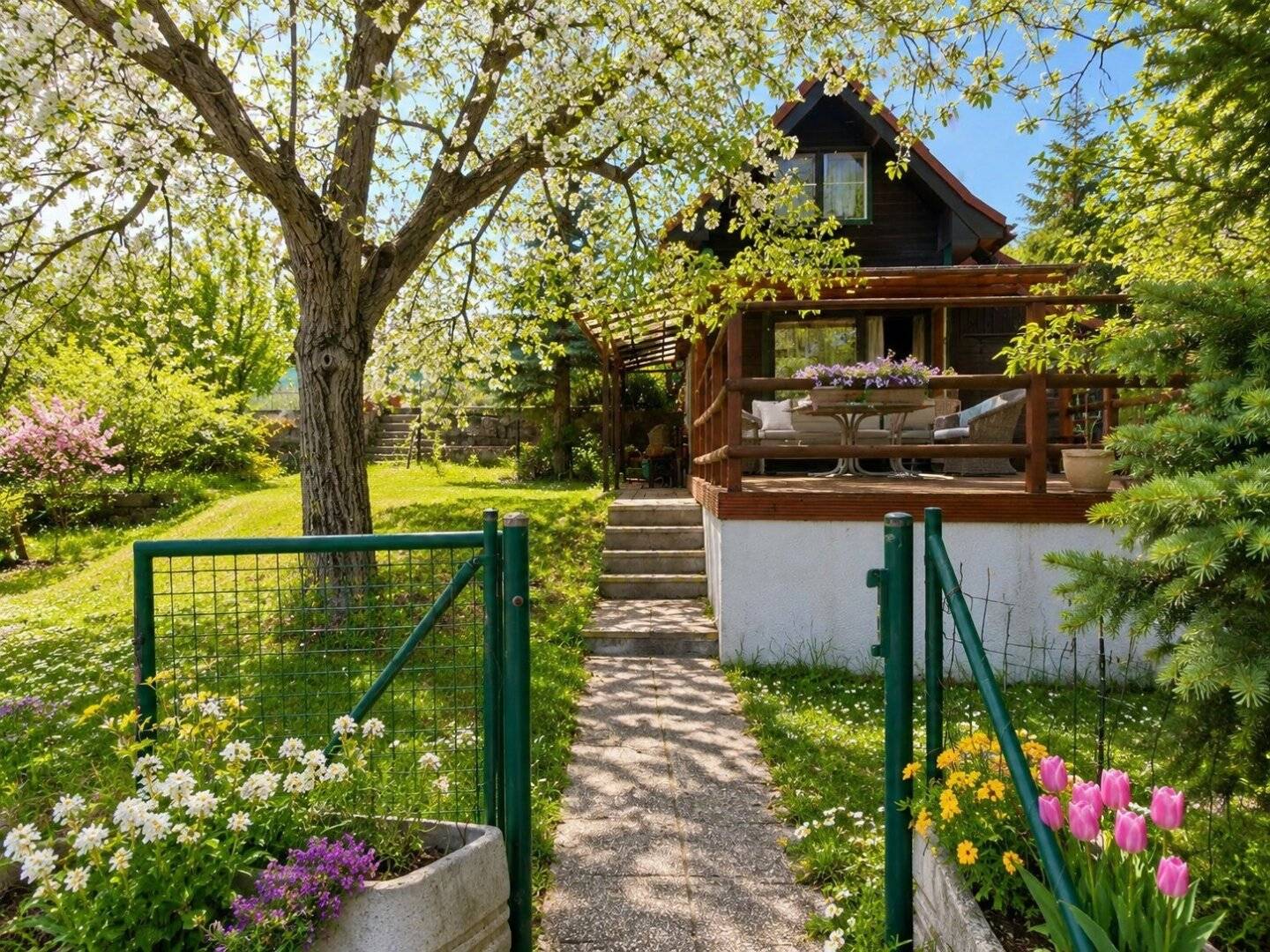Exklusives bebaubares Seegrundstück mit Sommerhaus &amp; privatem Seezugang – nur 15 Minuten vor Wien