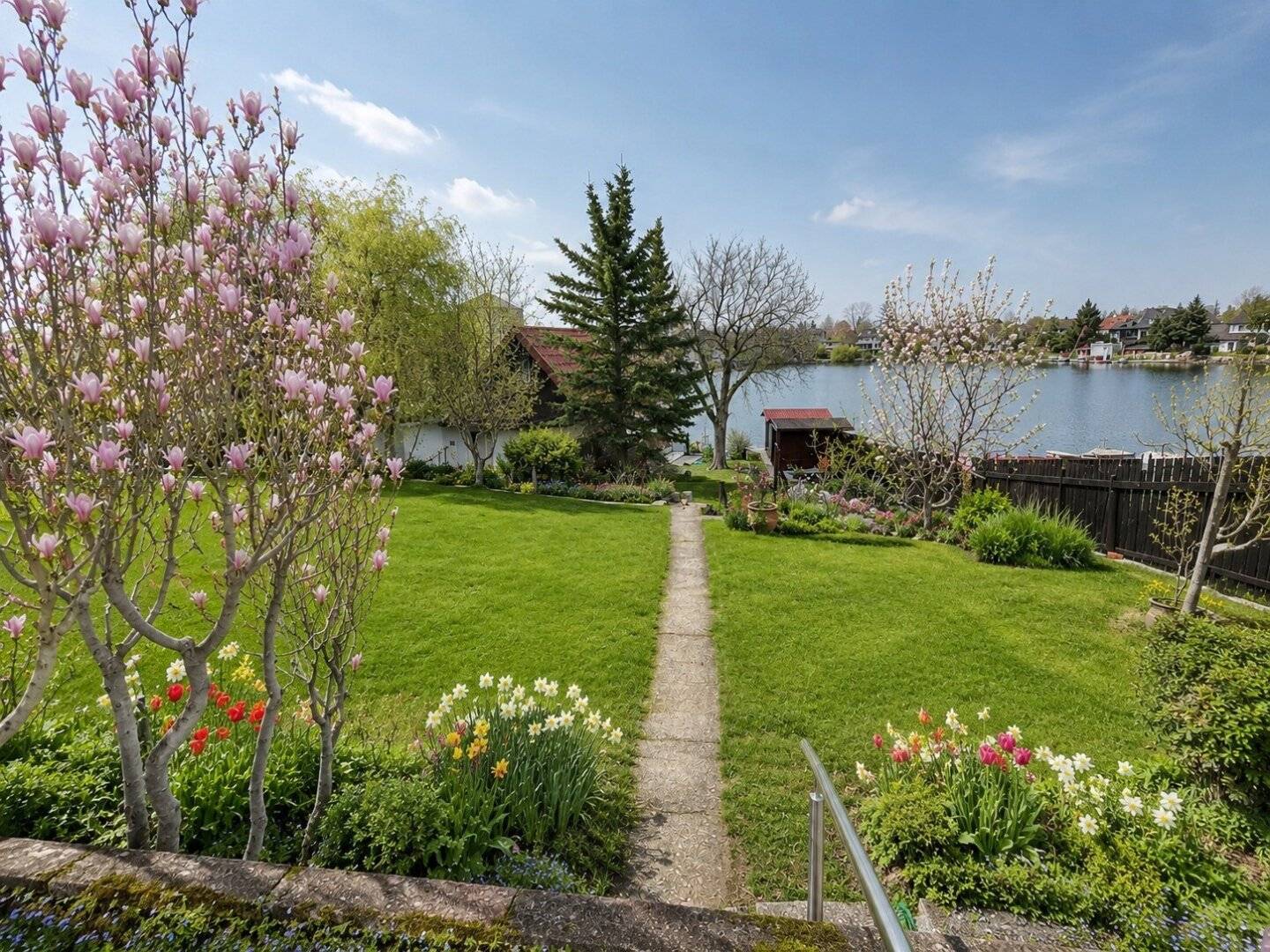 Exklusives bebaubares Seegrundstück mit Sommerhaus &amp; privatem Seezugang – nur 15 Minuten vor Wien