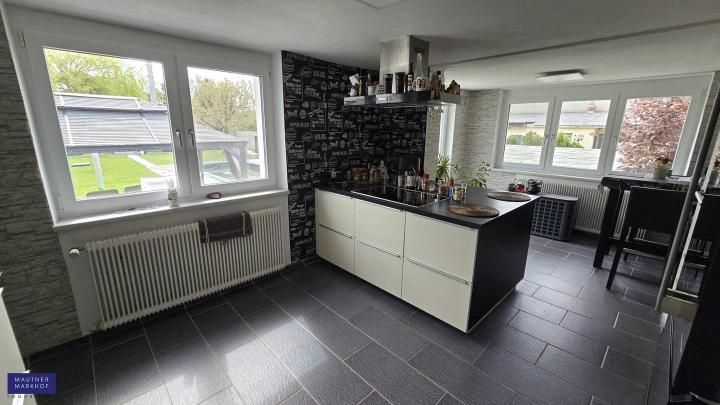 Family house with a magnificent pool, spacious garden near Ebreichsdorf