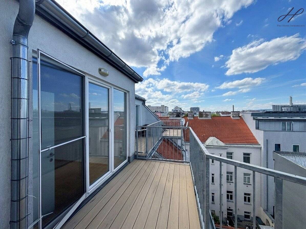 Penthouse apartment with roof terrace
