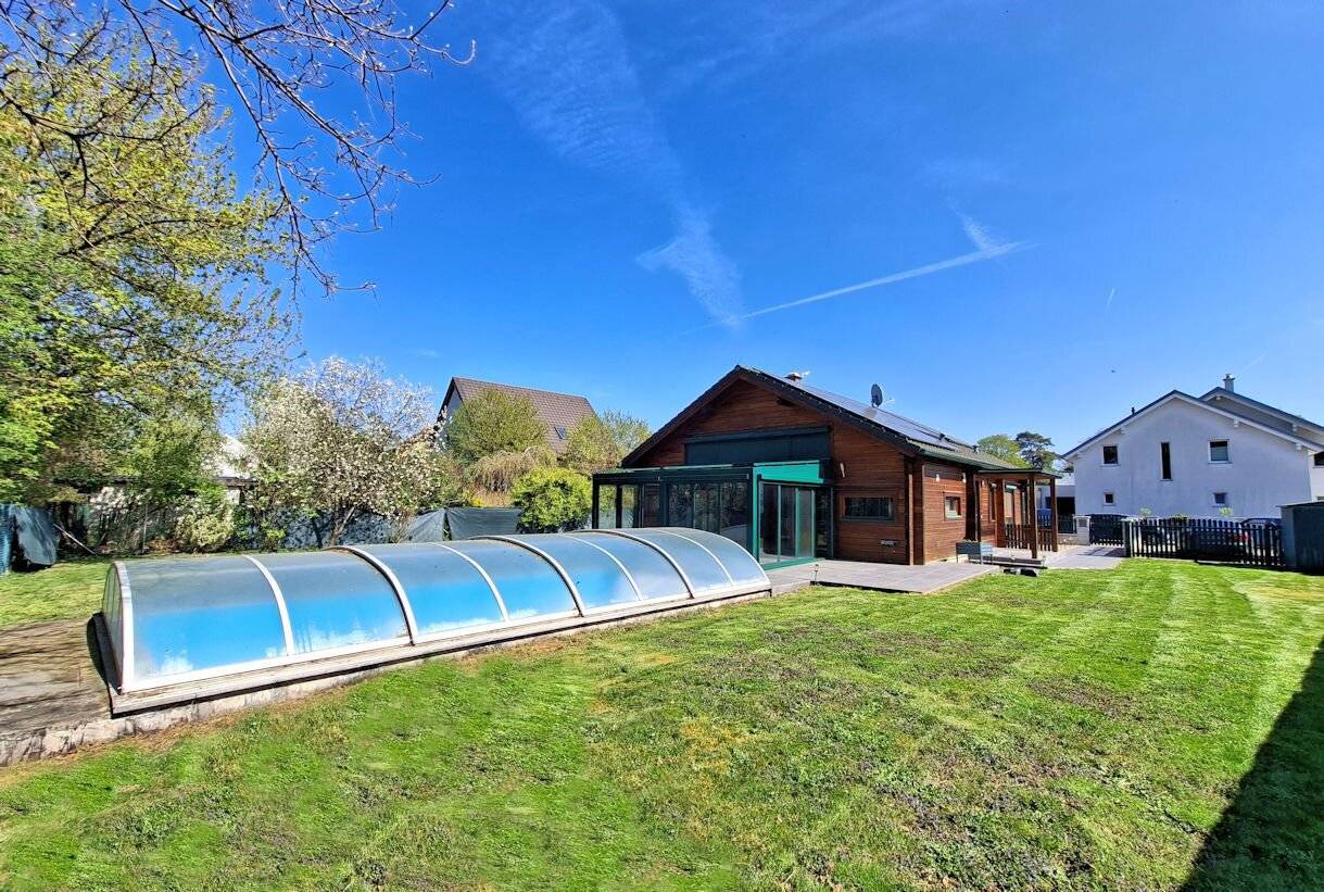 ruhig gelegenes, voll unterkellertes Einfamilienhaus mit Pool, Wintergarten, Wärmepumpe, Photovoltaik, Klimaanlage, Glasfaseranschluß uvm.