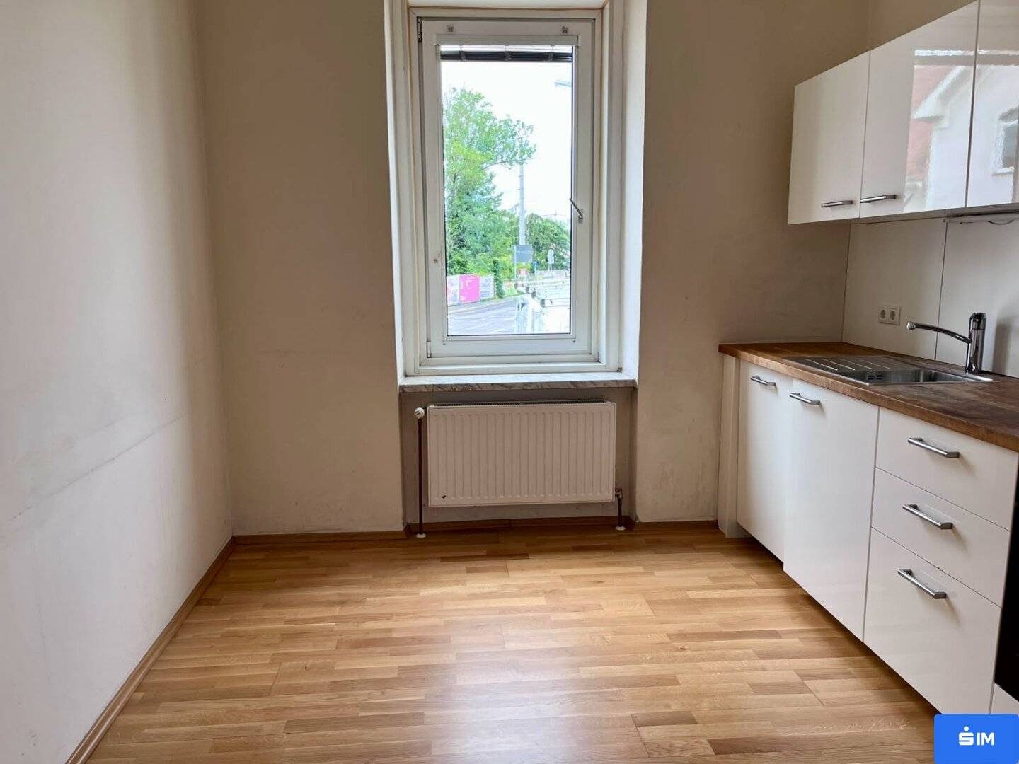 3-Zimmer-Wohnung mit Stellplatz und Top-Anbindung