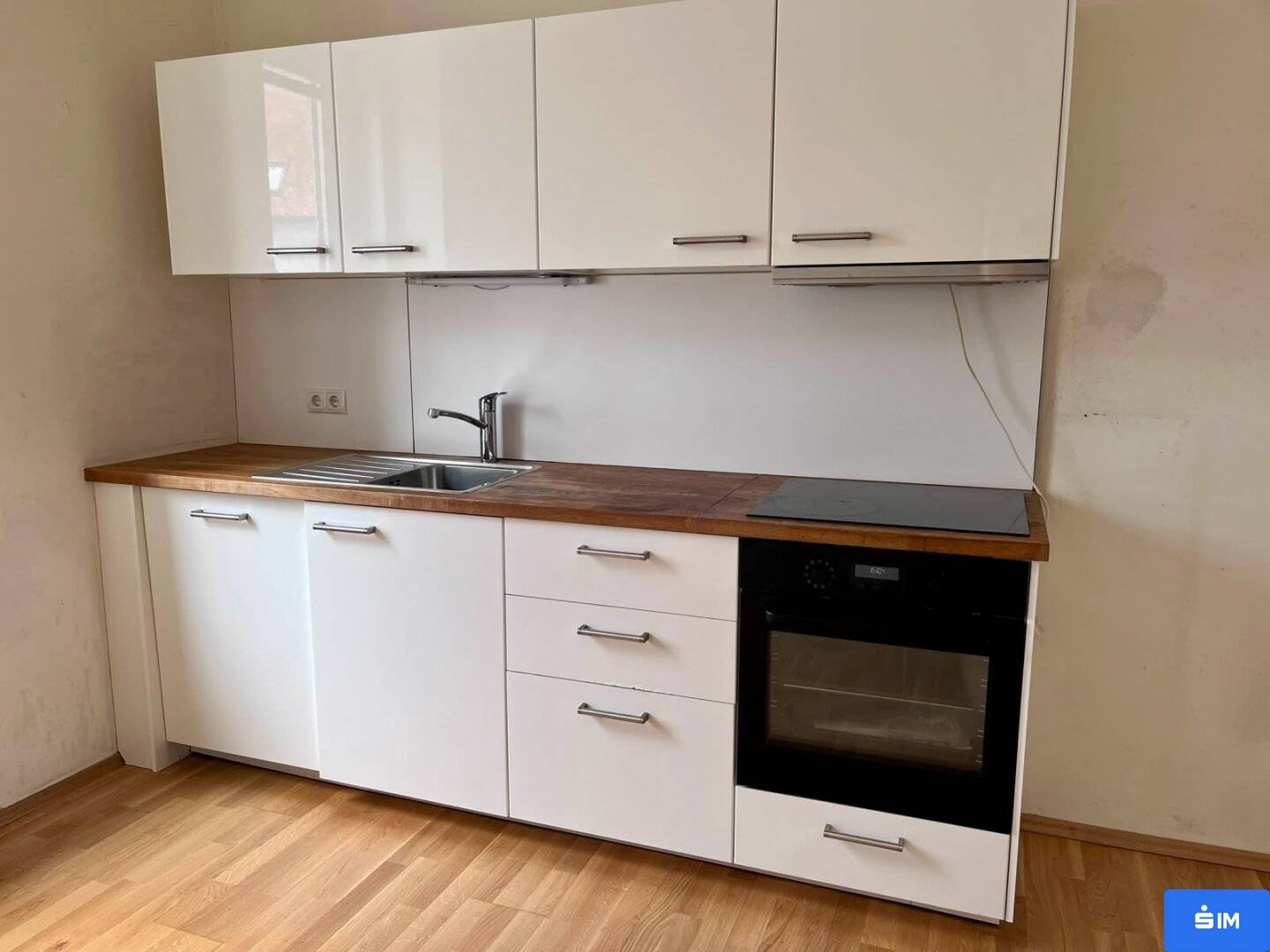 3-Zimmer-Wohnung mit Stellplatz und Top-Anbindung
