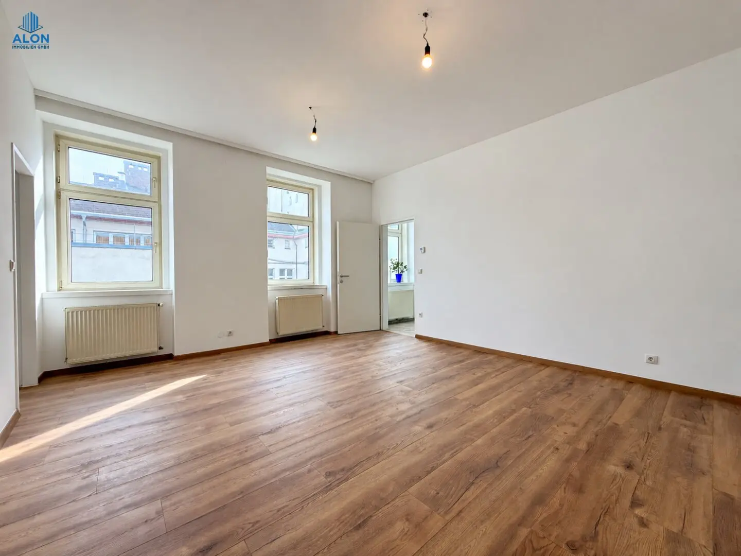Sanierte & ruhige 2,5-Zimmer-Wohnung mit Küche & Klimaanlage!