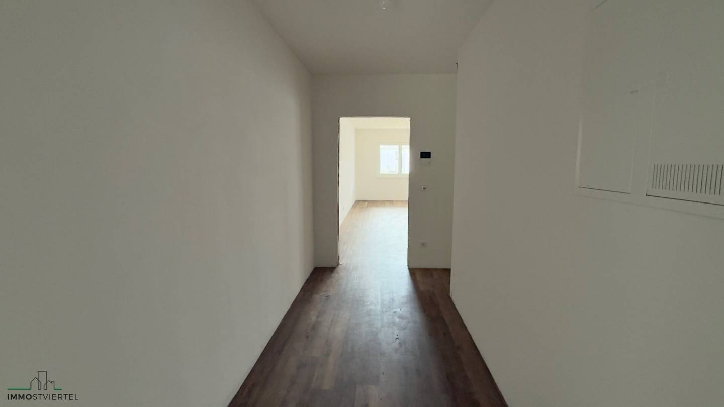 Große Neubaumietwohnung mit neuer Küche und Loggia!