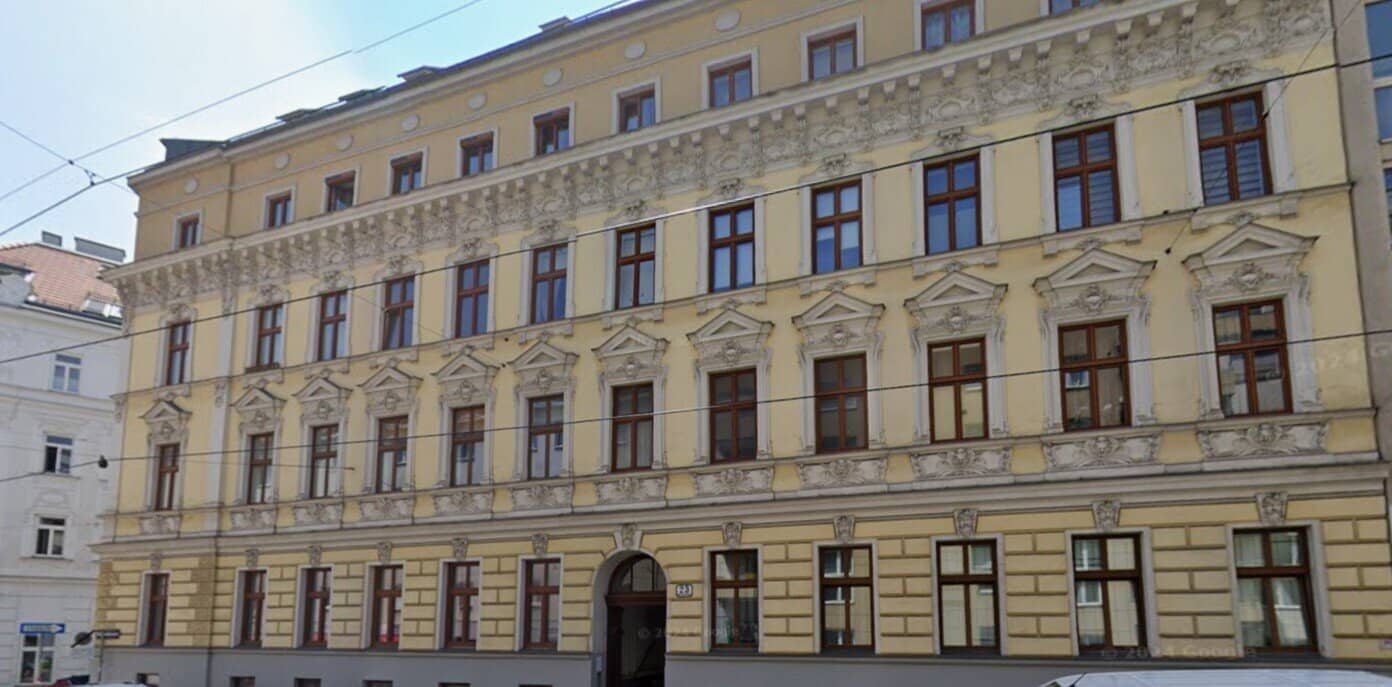 Sanierungsbedürftige 4 Zimmer Altbauwohnung mit viel Potential in zentraler Döblinger Lage - Billrothstrasse !
