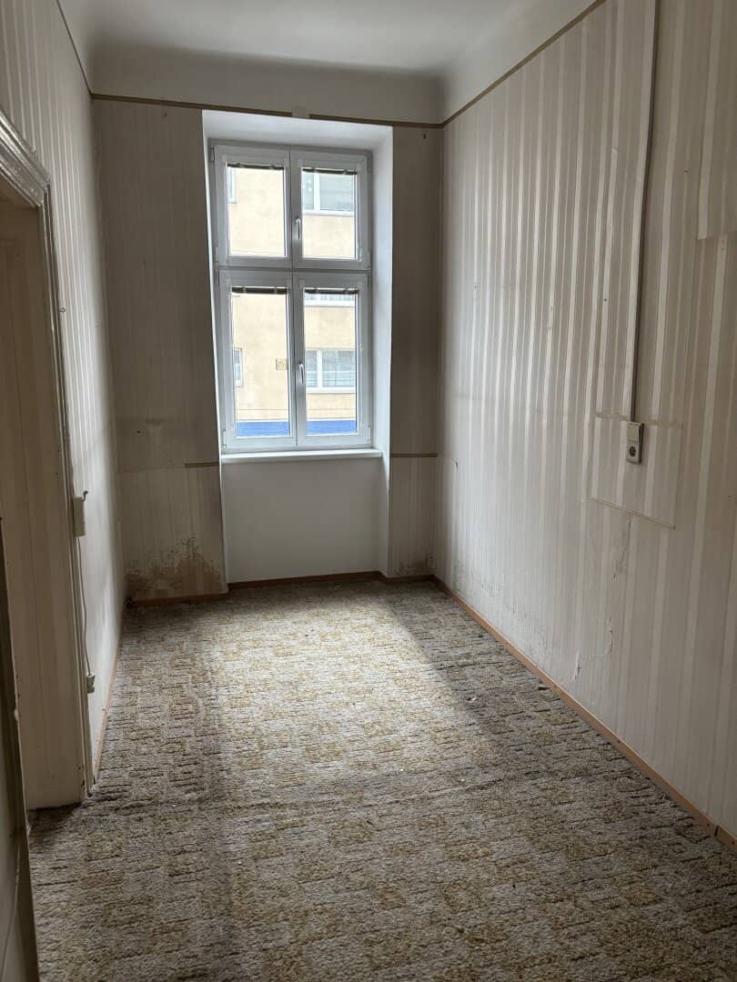 Sanierungsbedürftige 3 Zimmer Altbauwohnung mit viel Potential in zentraler Döblinger Lage - Billrothstrasse !