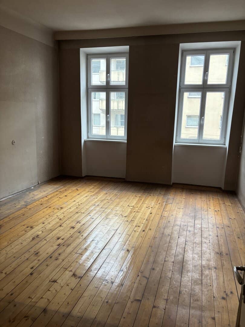 Sanierungsbedürftige 3 Zimmer Altbauwohnung mit viel Potential in zentraler Döblinger Lage - Billrothstrasse !
