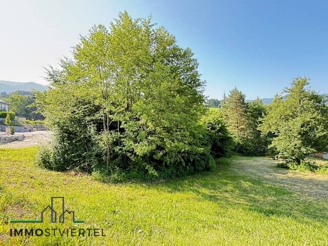 Large building plot in Scheibbs commission free top location