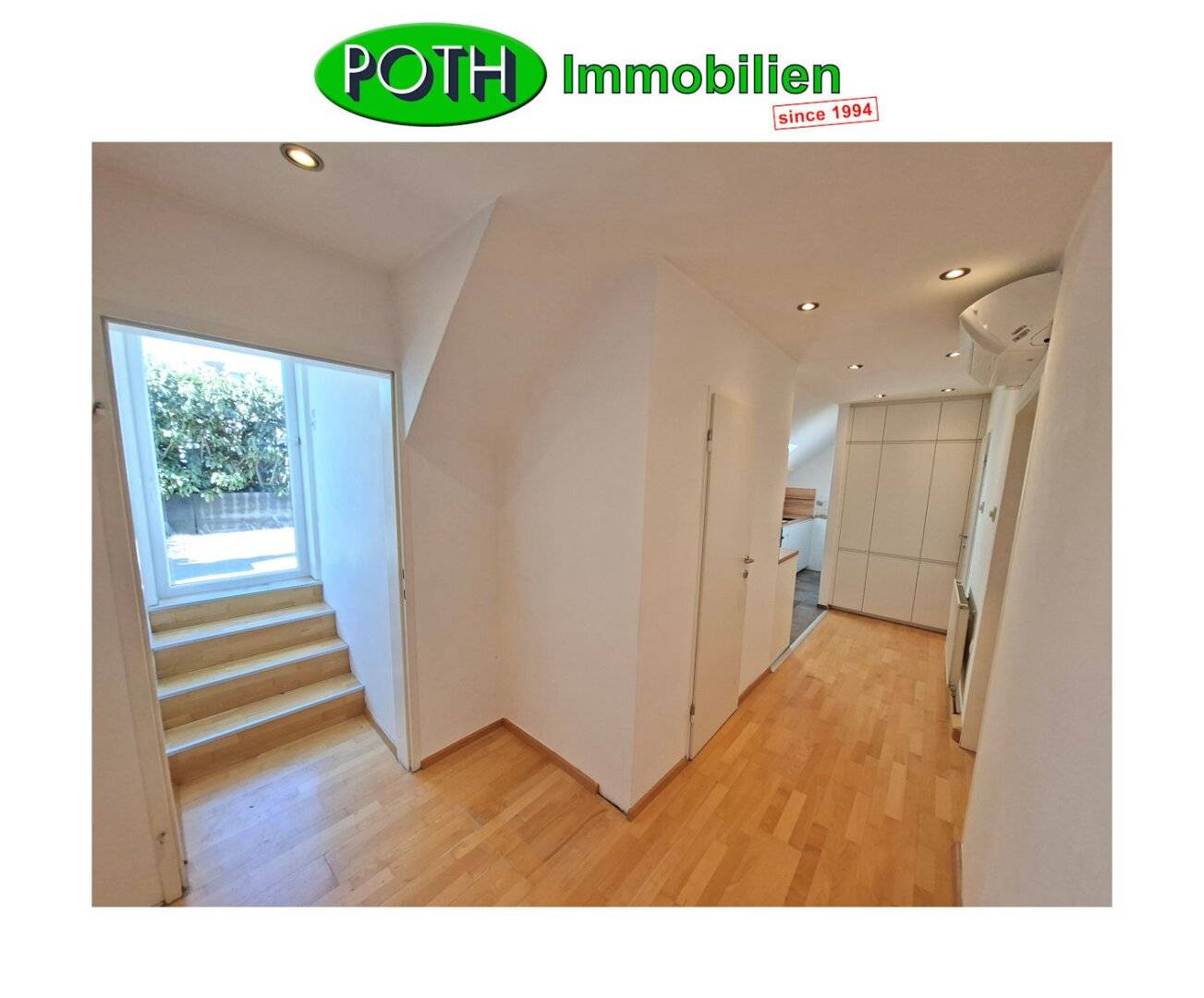 Air-conditioned top floor living space with roof terrace and a car parking space near Gürtel and Wienzeile