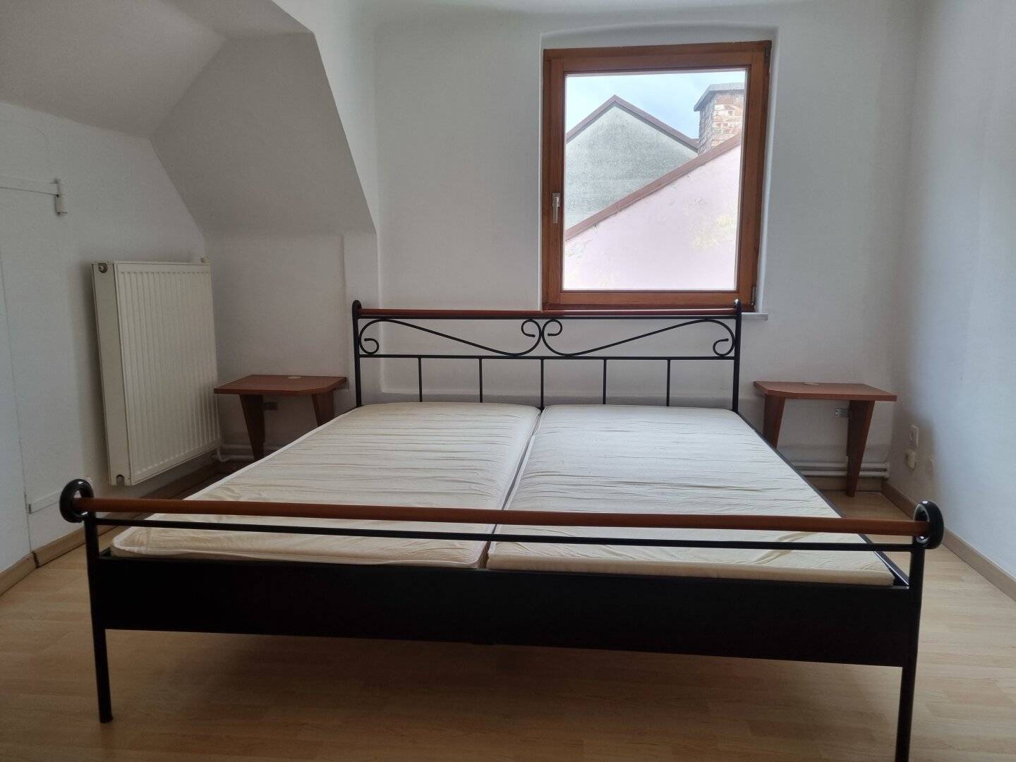 NEUREAL - Wunderschöne Dachgeschosswohnung im Zentrum von Gloggnitz zu verkaufen!