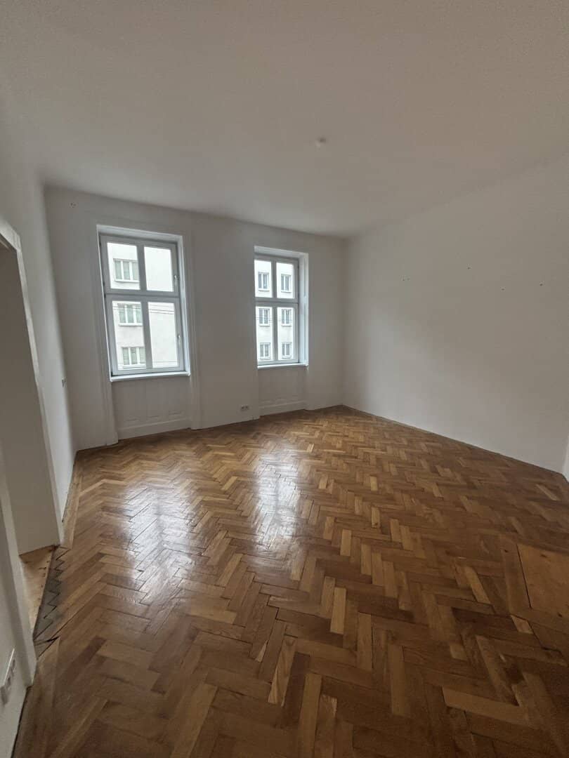 Sanierungsbedürftige 3 Zimmer Altbauwohnung mit viel Potential in zentraler Döblinger Lage - Billrothstrasse !