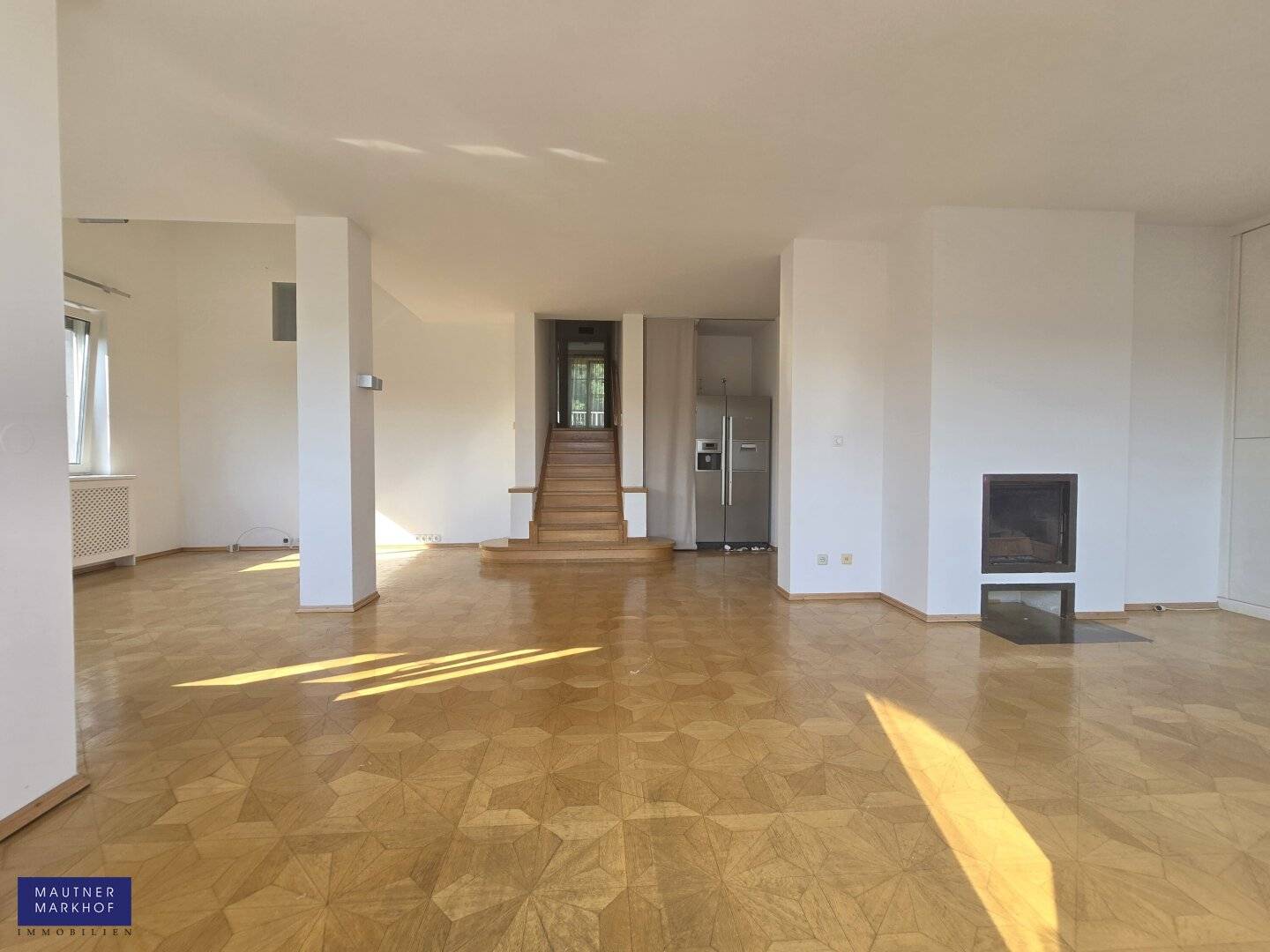 Wienblick top attractive rooftop terrace maisonette in green quiet location, sauna, whirlpool, garage
