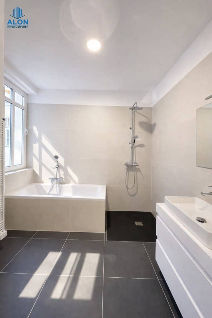 Fully renovated 3 room apartment in top location living in the heart of the 2nd district