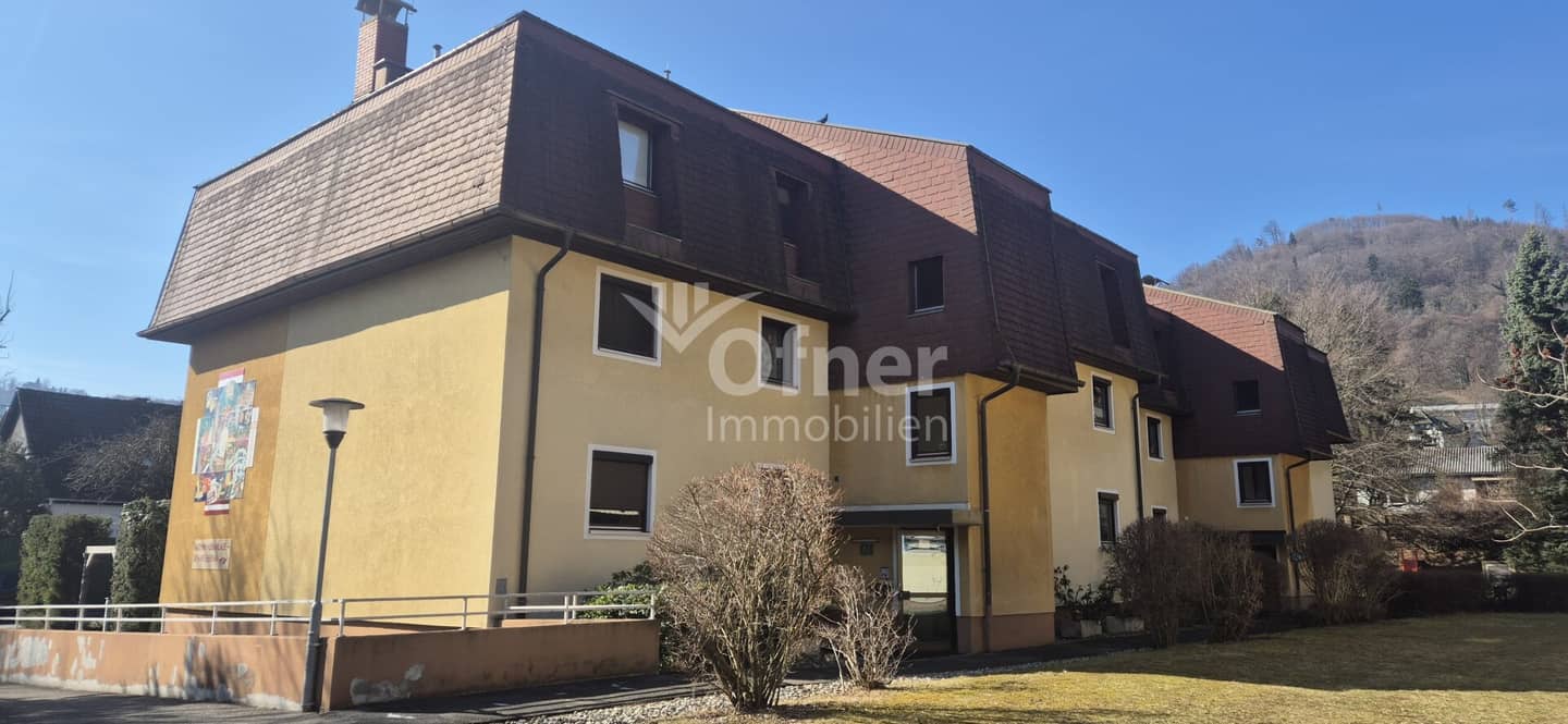 Sonnige 2-Zimmer-Wohnung mit Loggia und Tiefgaragenplatz