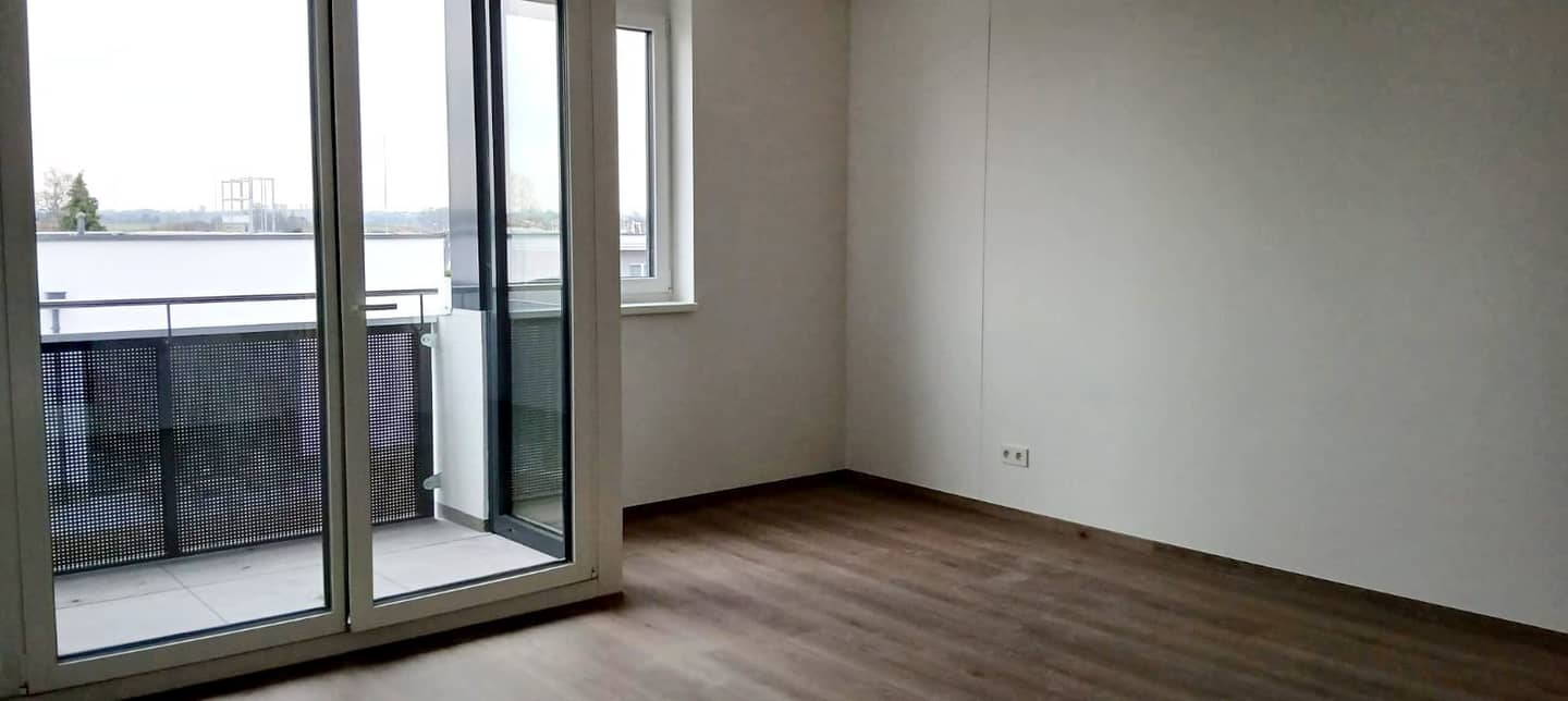 Top 2.3 New Construction First Occupancy Garconniere (1 Room Apartment) with Loggia and Own Underground Parking Space