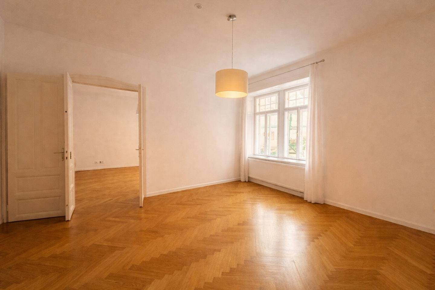 Well-maintained and quiet raised ground-floor apartment near Alois Drasche Park | Text not to be altered? (Please refer to original German title)??