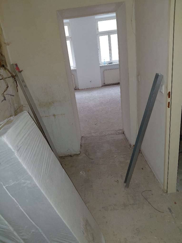 Renovation needed old building apartment 31 m² in prime location 1090 Vienna