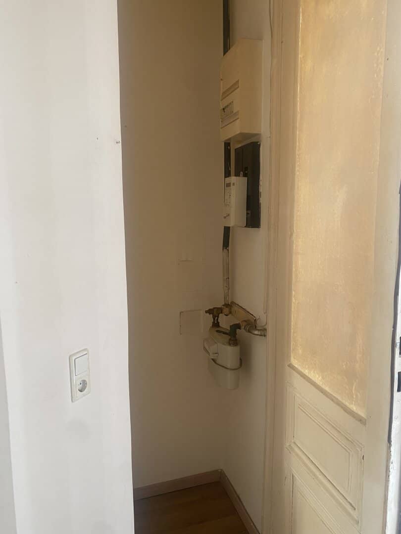 Renovation needed old building apartment 31 m² in prime location 1090 Vienna