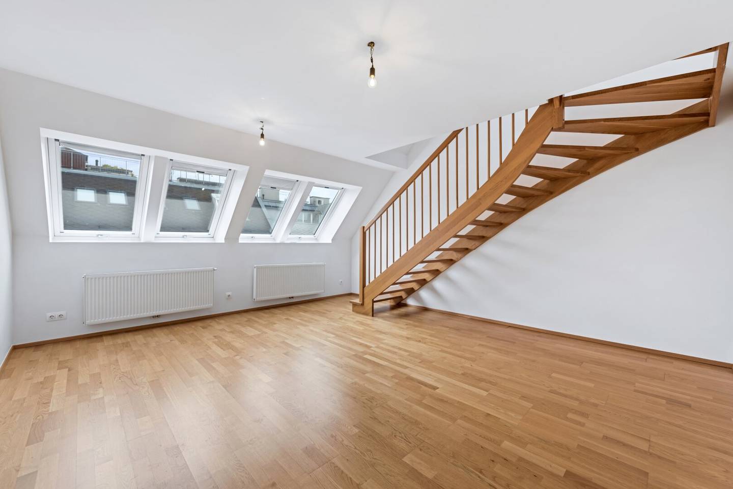Attic Maisonette with 2 Rooms in Top Location 1090 Vienna