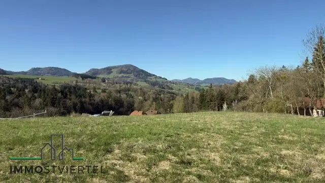 Building plots on the outskirts of St. Georgen an der Leys with a view