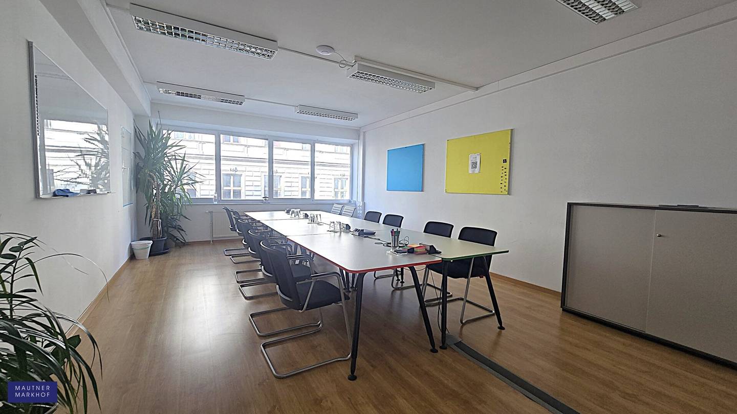 Rathausnähe U2 - Bright, attractive new-build office with generous spaces","de":"Rathausnähe U2 - Helles, attraktives Neubaubüro mit großzügigen Flächen