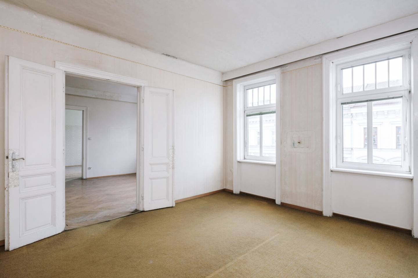 Sanierungsbedürftiges 3 Zimmer Altbau-Juwel in zenraler Lage von Döbling!