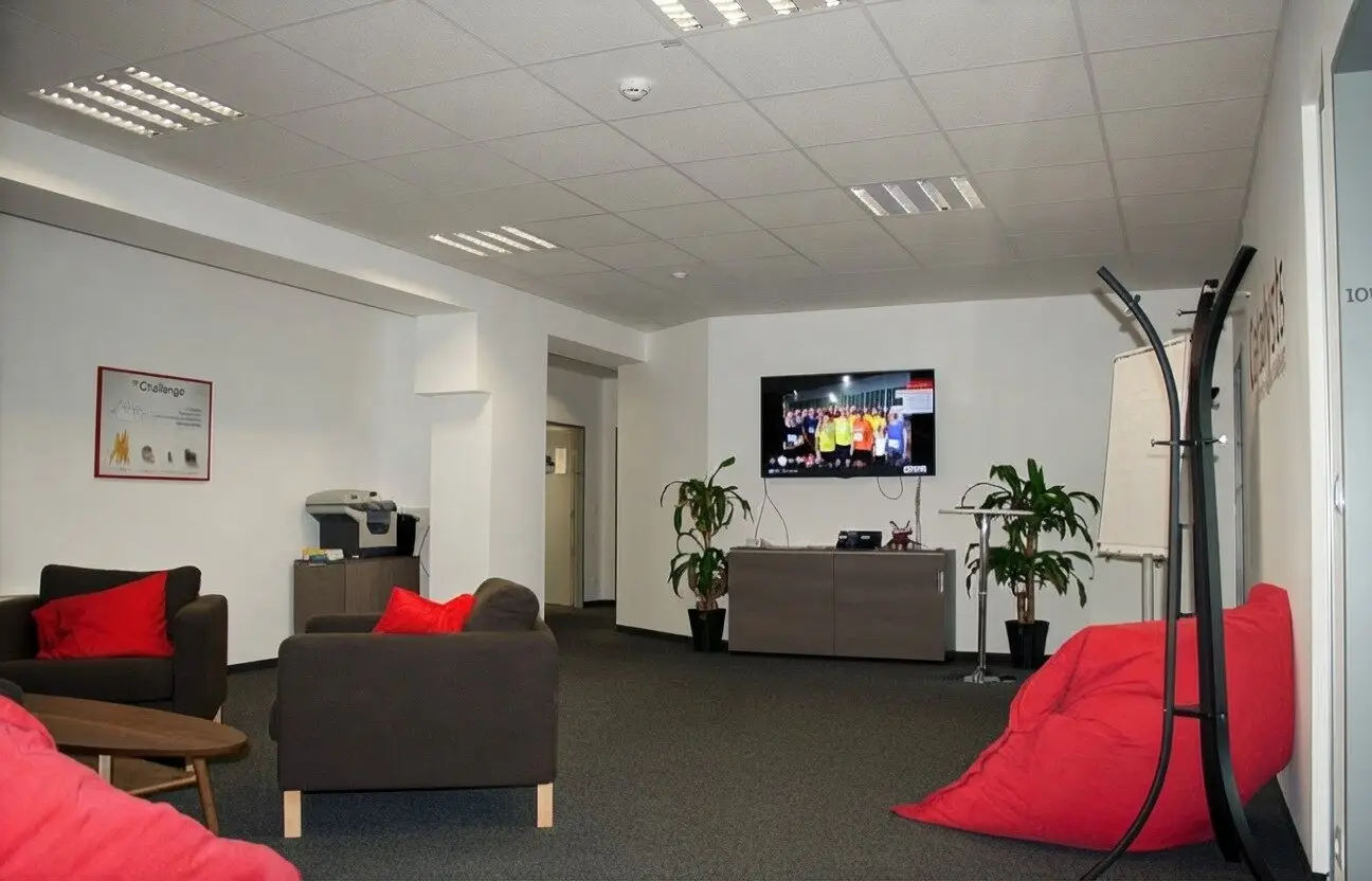 Efficient and modern office space in close proximity to the subway