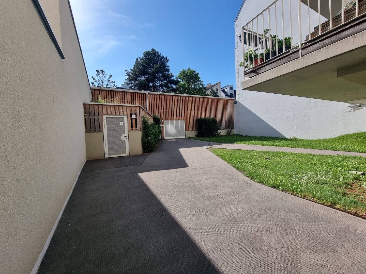 Secured parking space for rent