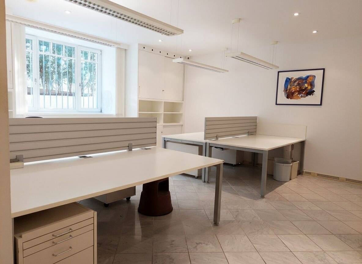 Representative, central and partly furnished - office subletting in an elegant style townhouse in ALT-Hietzing