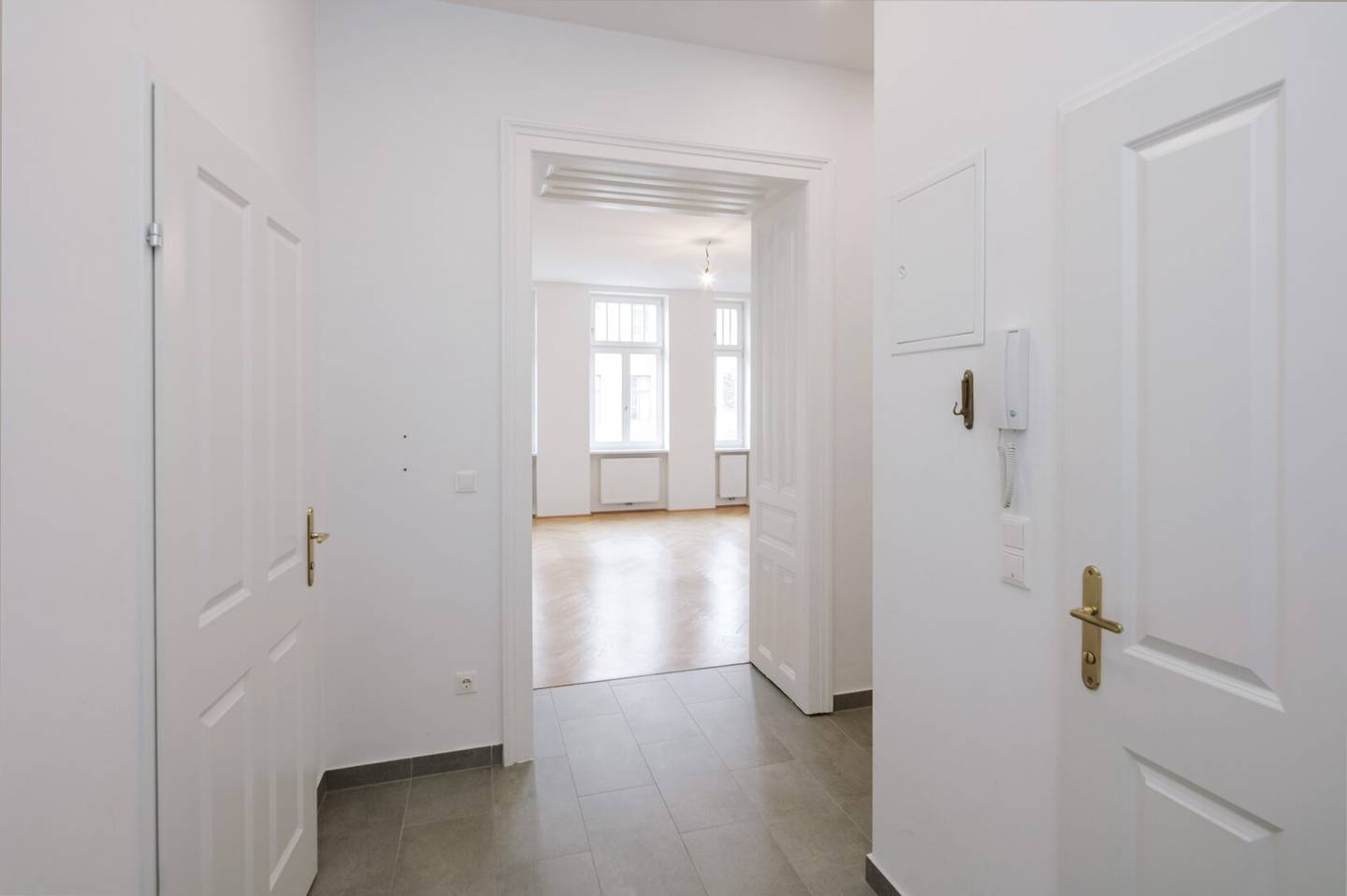 Sehr gepflegte 2 Zimmer Altbauwohnung in sehr guter zenraler Lage von Döbling!