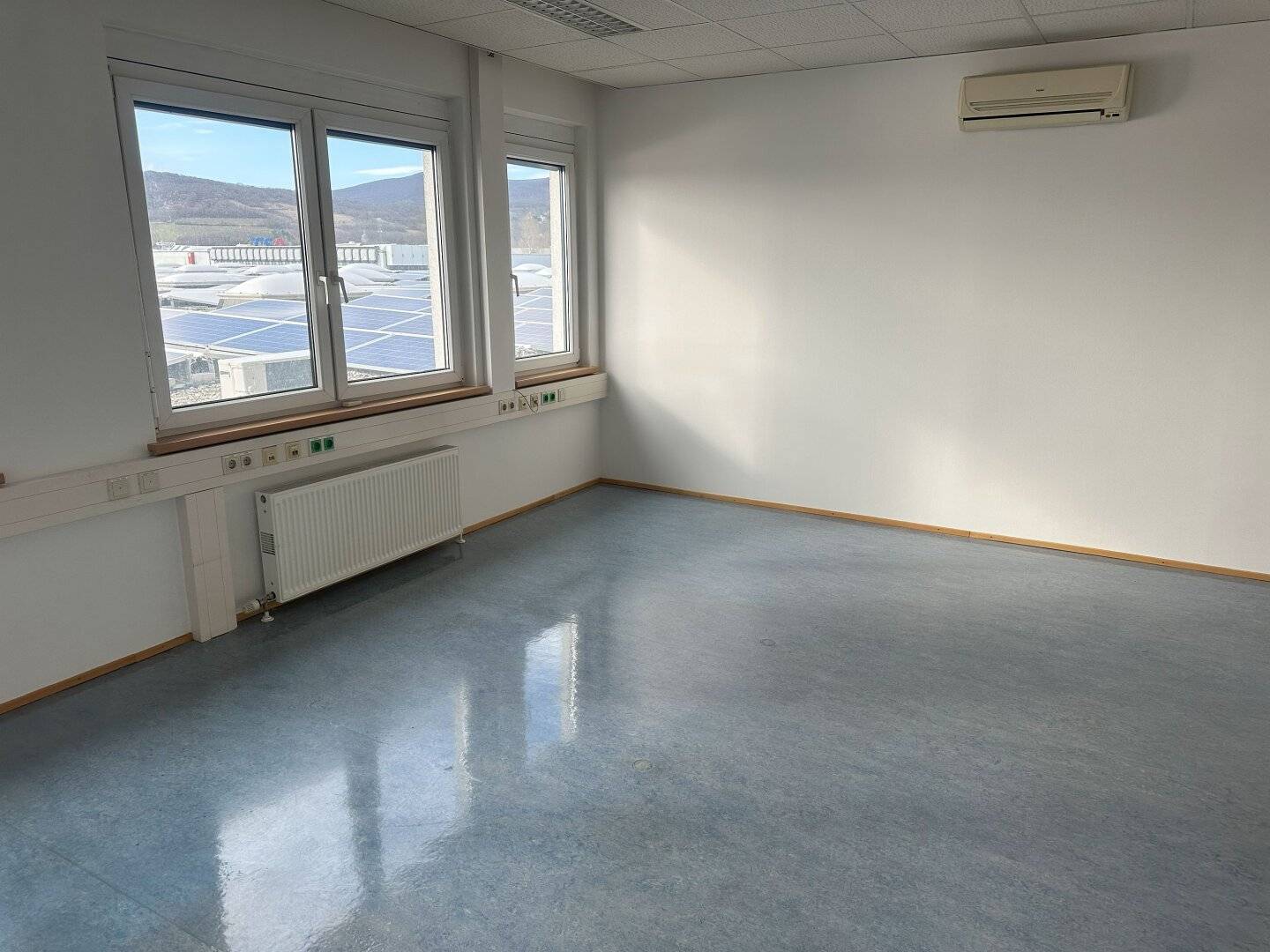 Create your office: Modern, flexible office spaces with air conditioning in IZ-NÖ Süd room layouts available according to tenant wishes