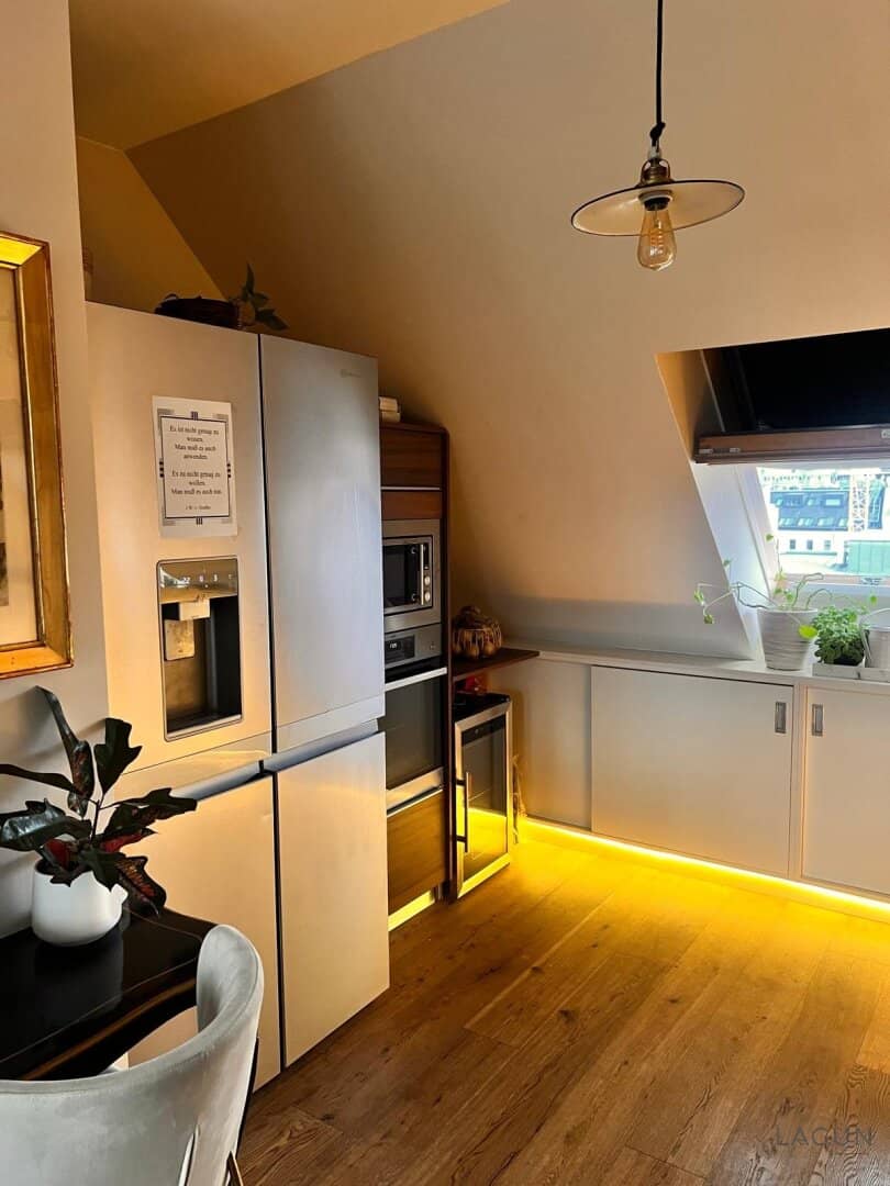 Penthouse top floor with 60 m² terrace and 6 m² balcony, Whirlpool, Sauna and Lift directly into the apartment commission free