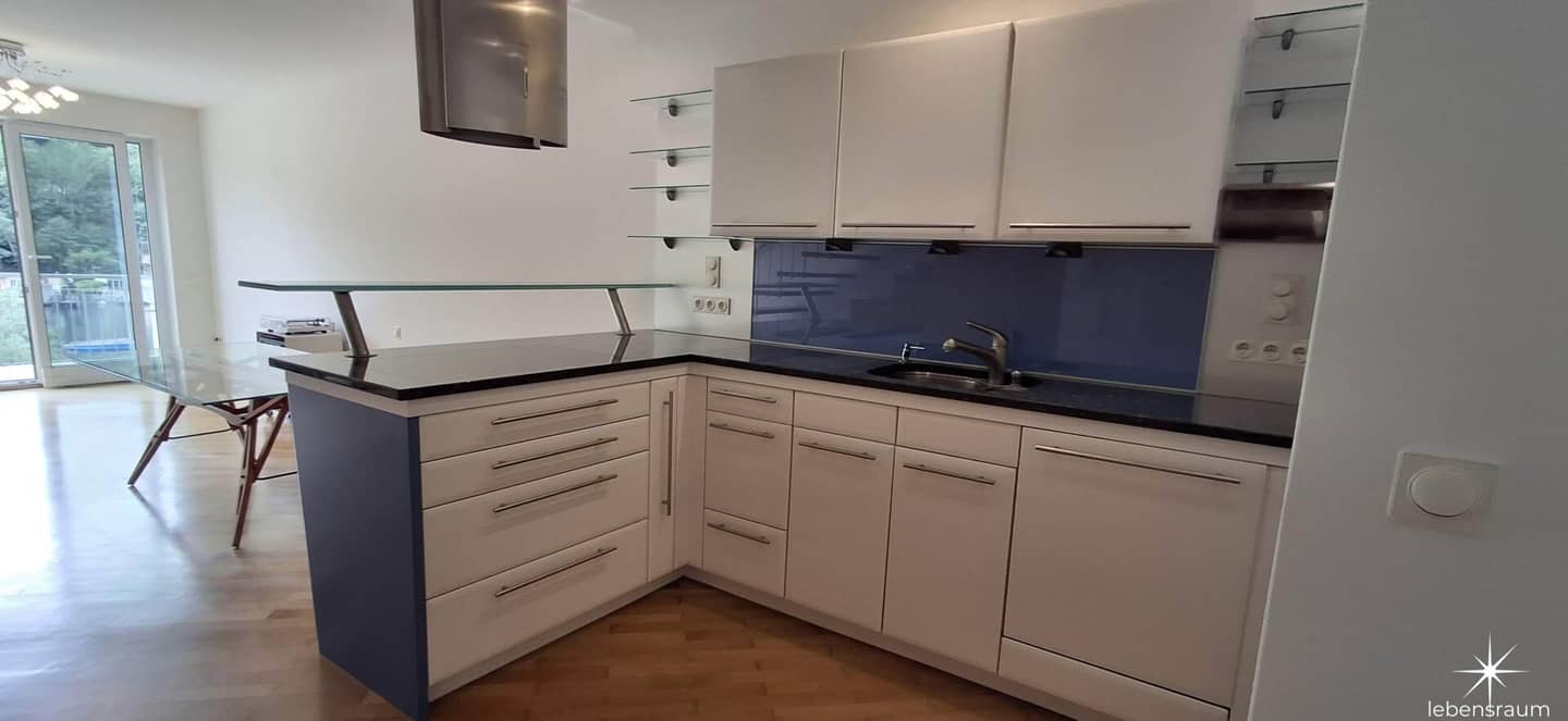 Living like a world champion. Rent. Dreamlike maisonette apartment directly on the Millstätter See. Private beach.